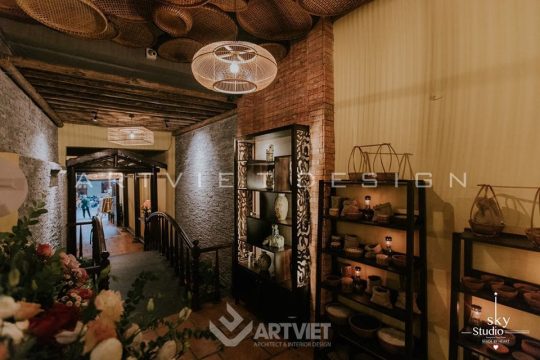 Nội thất nhà hàng Lang Liêu - lối vào