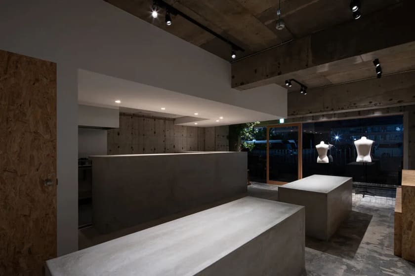 Anh sách tạo chiều sâu và kết cấu cửa hàng