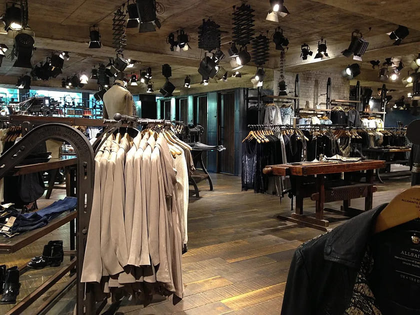 Ánh sáng tập trung chú ý của khách hàng