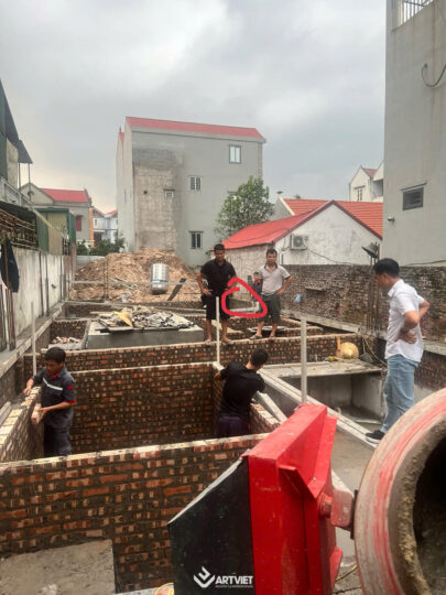 Thi công biệt thự Tình Quang Long biên - khởi công, đào móng, bể - 11