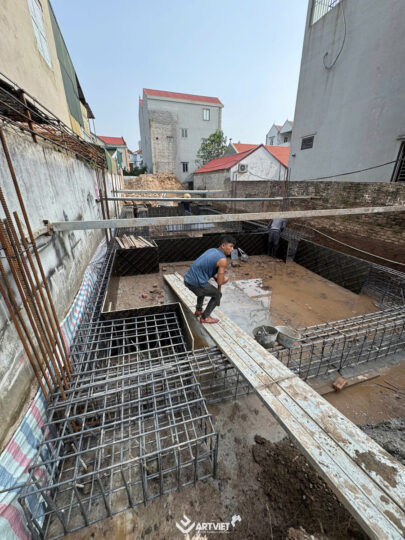 Thi công biệt thự Tình Quang Long biên - khởi công, đào móng, bể - 3