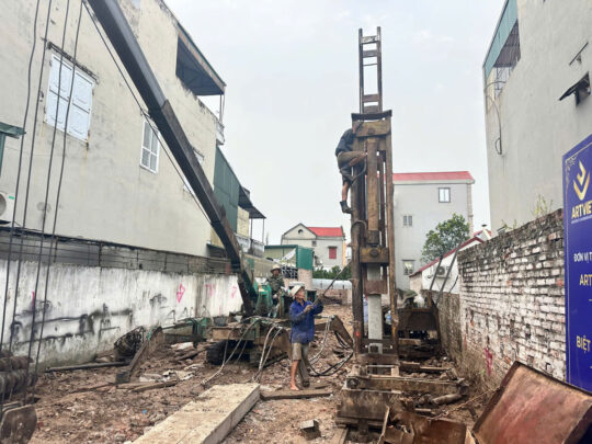 Thi công biệt thự Tình Quang Long biên - khởi công, đào móng, bể - 7